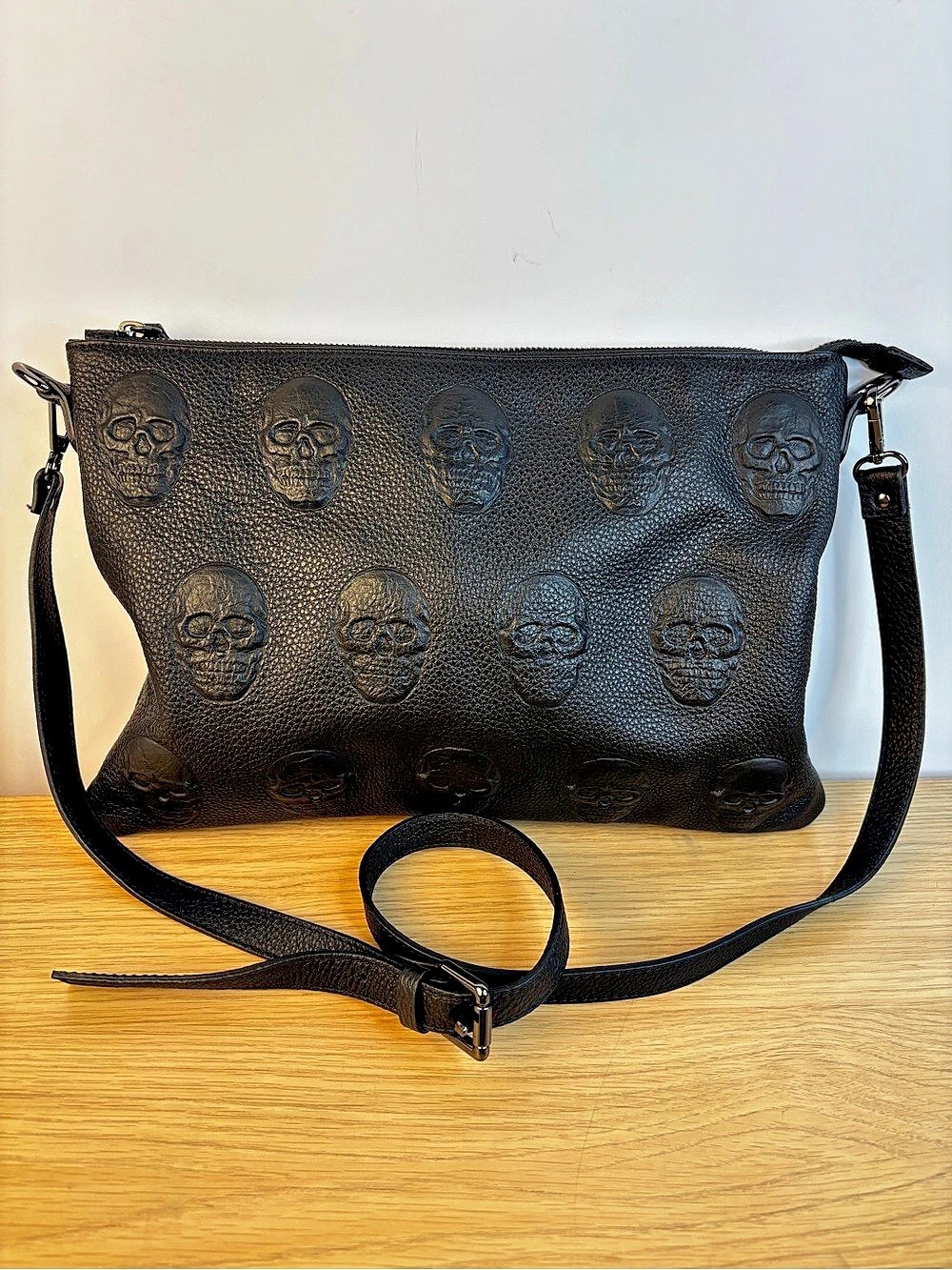 IO PELLE Black Leather 3-D Skull Embossed Crossbody Bag. NWOT Made in Italy